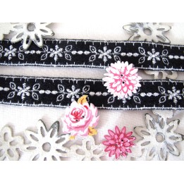 Webband Blumen schwarz weiß
