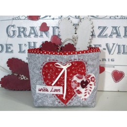 Freebie Stoffkorb klein Herzchen Geschenk Valentinstag Utensilo 