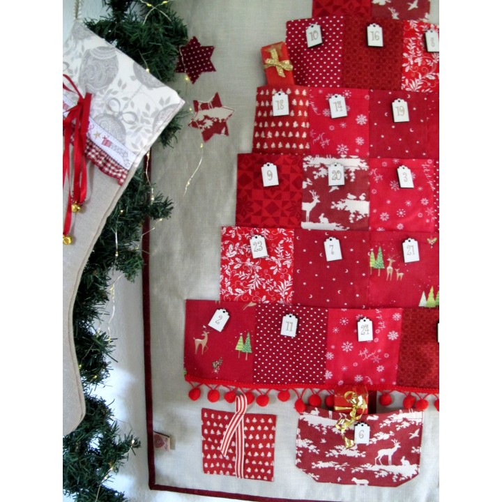 Adventskalender groß nachhaltig Weihnachten Baumwolle Leinen Tannenbaum rot natur