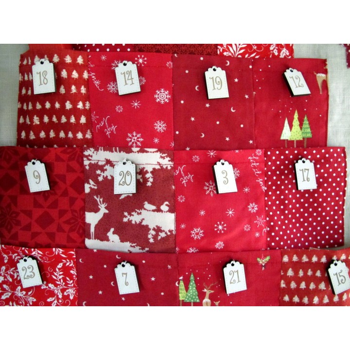 Adventskalender groß nachhaltig Weihnachten Baumwolle Leinen Tannenbaum rot natur