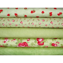 Patchwork Stoffpaket Baumwolle Stoffe Rosen Erdbeeren 75015