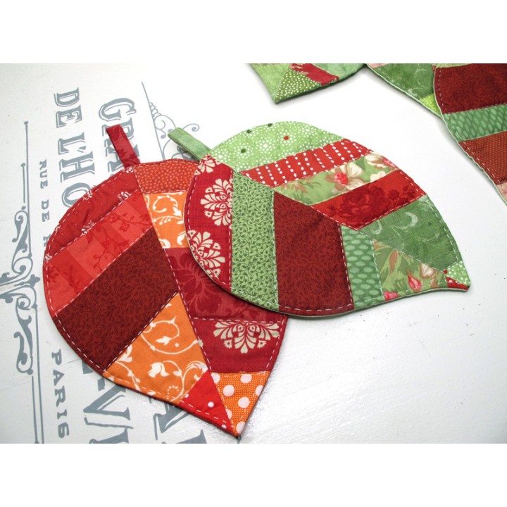 Freebie Blatt Untersetzer Patchwork Quiten Baumwolle herbstliche Deko