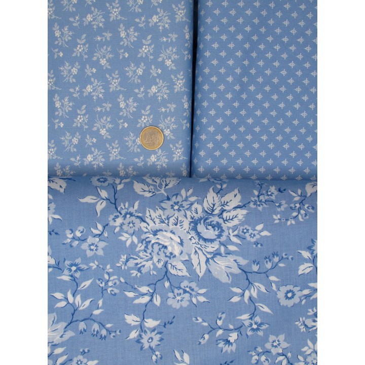 Patchwork Stoffpaket Blumen Rosen Blätter Baumwolle Stoffehellblau 75087