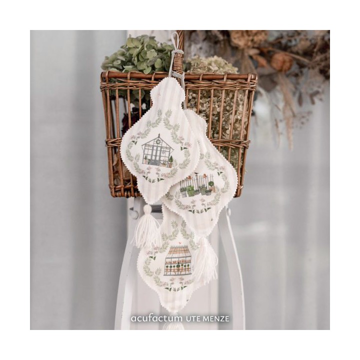 Stoff acufactum Landhausornamente Tiere Hühner Blumen Gänse Baumwolle Ostern Frühling Kerstin Heß