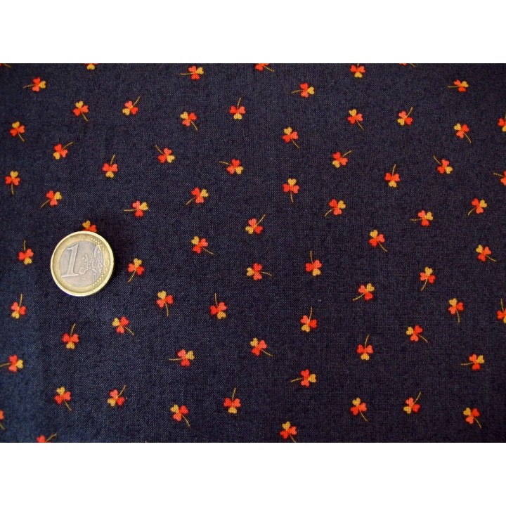 Designerstoff Kleeblatt braun Under The Oak Tree Quiltstoff