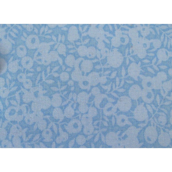 Patchworkstoff Beeren hellblau Wiltshire Designerstoff